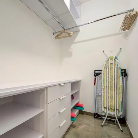 Modern & Two Bed - Balluta Bay - Sleep 6 *