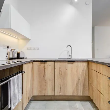 Apartament Modern & Two Bed - Balluta Bay - Sleep 6 *