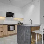Modern & Two Bed - Balluta Bay - Sleep 6