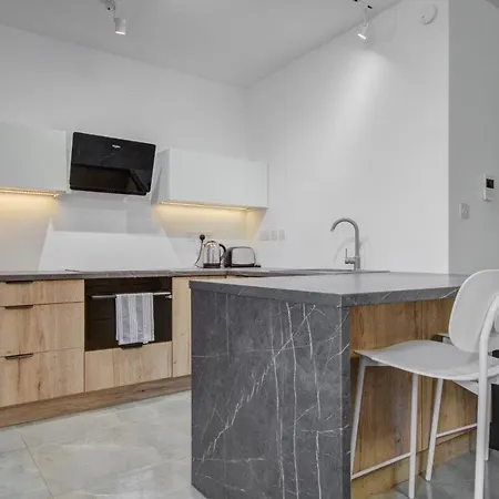 Modern & Two Bed - Balluta Bay - Sleep 6