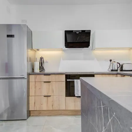 Lägenhet Modern & Two Bed - Balluta Bay - Sleep 6 Sliema